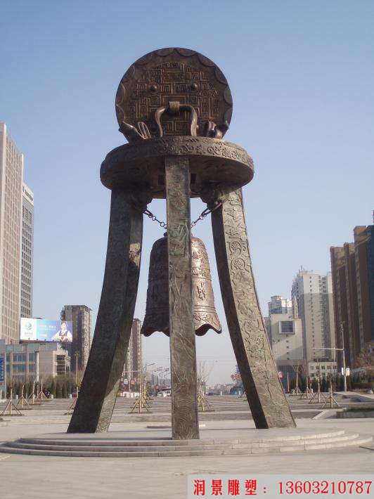广场大型警钟铜雕，地标雕塑